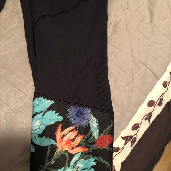 Black/Floral Hi-Rise Calia Leggings - Picture 2 of 4